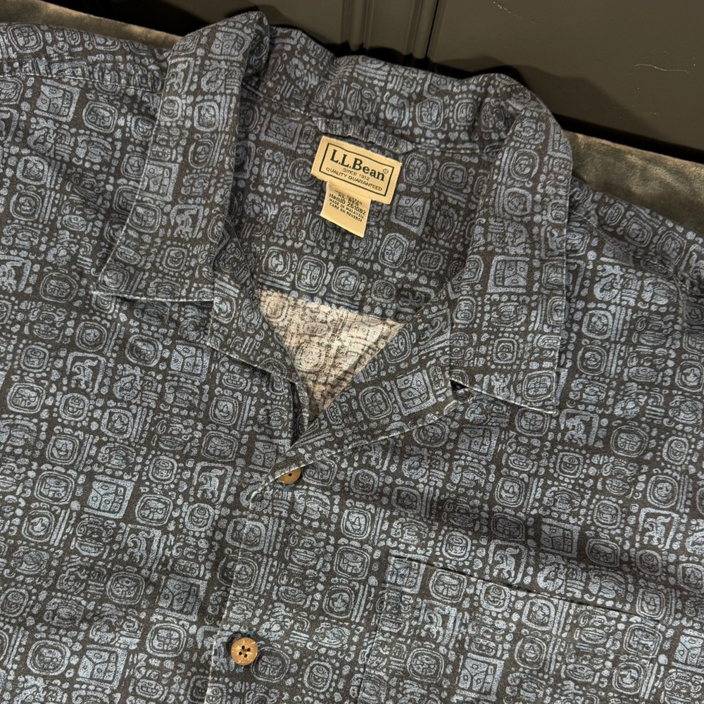 L.L. Bean Short Sleeve Button Up 100% Cotton Shirt Mens XL Aztec Pattern 261082